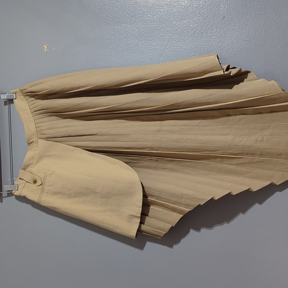 COPY - Anthropologie Peated lHigh-Low Skirt - Picture 9 of 10